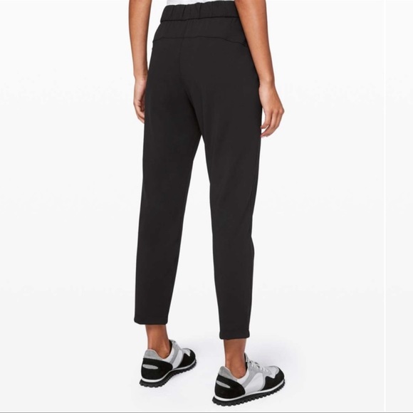 Lululemon On The Fly 7/8 Woven Pants Joggers - Picture 2 of 11